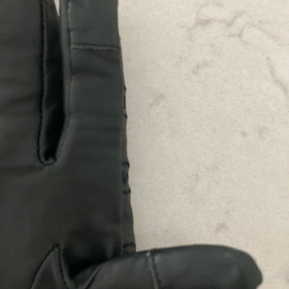 Michael Kors Gloves - Picture 9 of 9